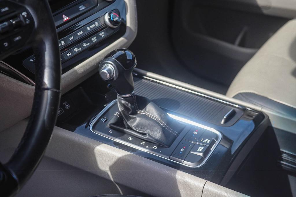 Thumbnail: 2015 Kia Sedona - 15