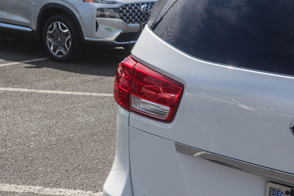 Thumbnail: 2015 Kia Sedona - 21