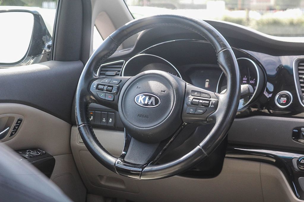 Thumbnail: 2015 Kia Sedona - 9