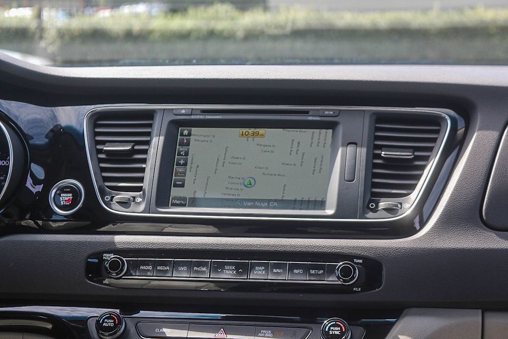 Thumbnail: 2015 Kia Sedona - 26