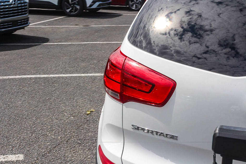 Thumbnail: 2016 Kia Sportage - 19