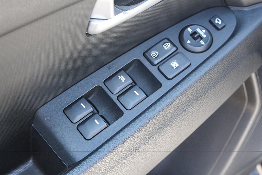Thumbnail: 2016 Kia Sportage - 27