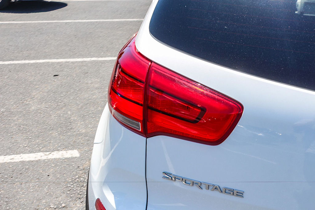 Thumbnail: 2016 Kia Sportage - 21