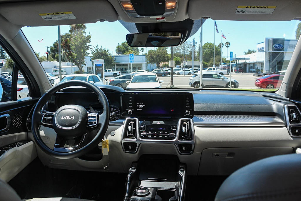 Thumbnail: 2023 Kia Sorento - 2
