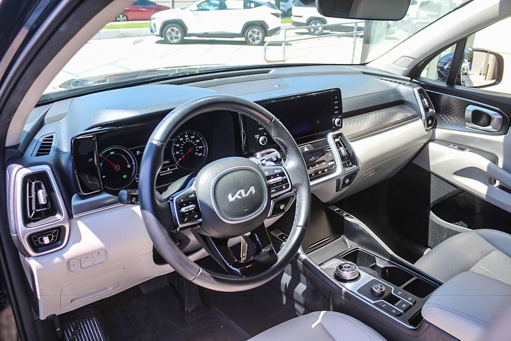 Thumbnail: 2023 Kia Sorento - 13