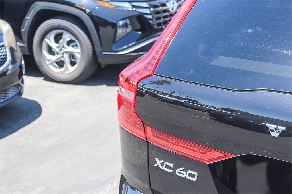 Thumbnail: 2018 Volvo XC60 - 21