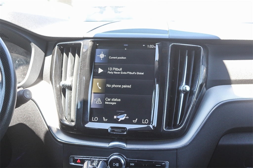 Thumbnail: 2018 Volvo XC60 - 24