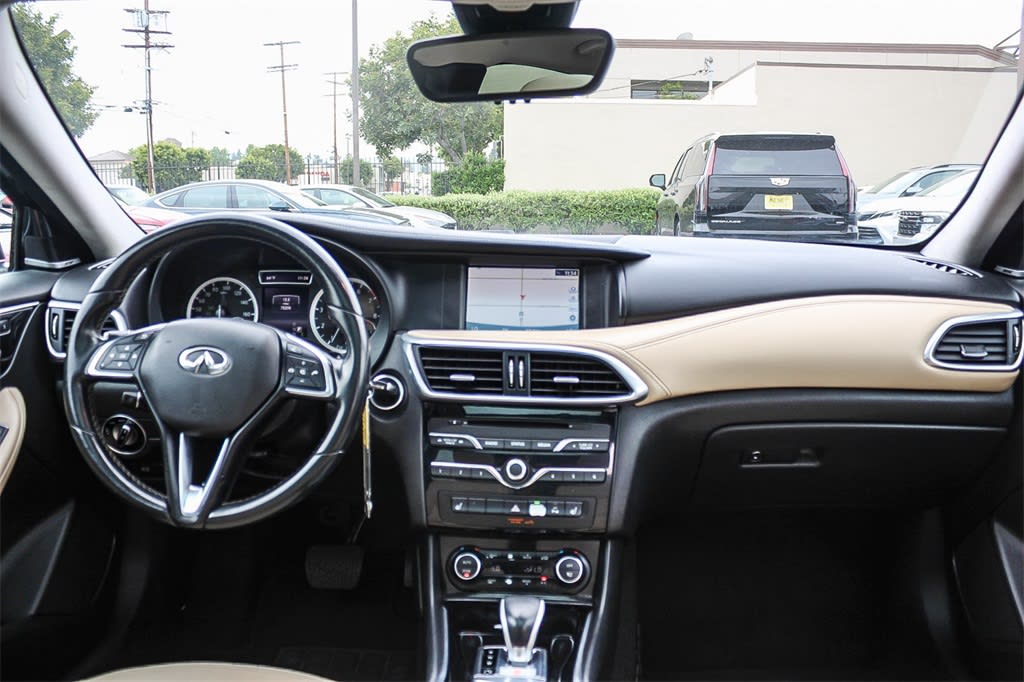 Thumbnail: 2017 INFINITI QX30 - 2