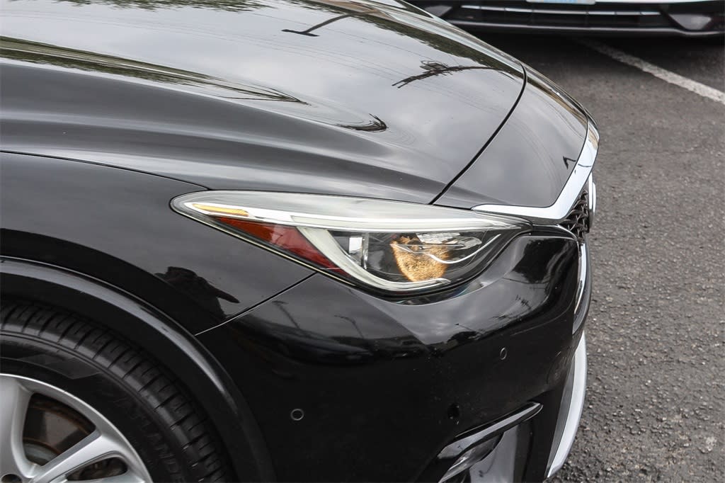 Thumbnail: 2017 INFINITI QX30 - 22