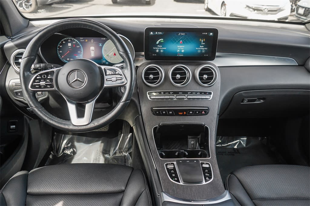 2020 Mercedes-Benz GLC 300 2