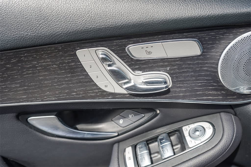 2020 Mercedes-Benz GLC 300 28