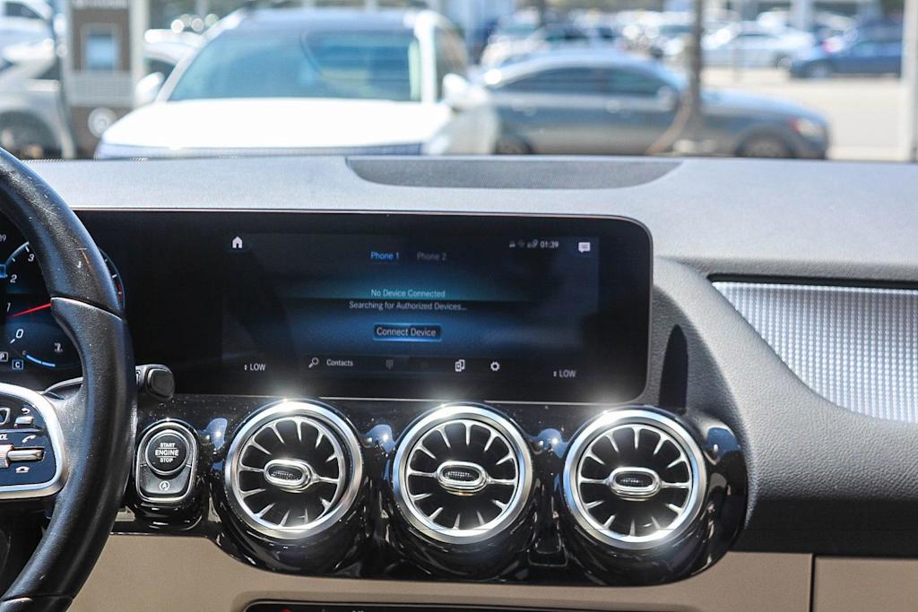 Thumbnail: 2021 Mercedes-Benz GLA - 14
