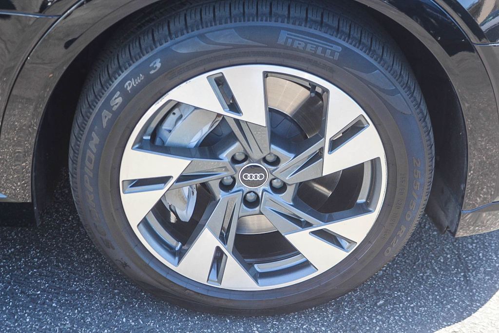 Thumbnail: 2021 Audi e-tron - 20