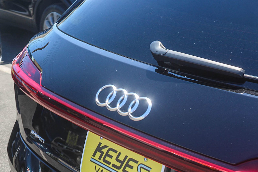 Thumbnail: 2021 Audi e-tron - 6