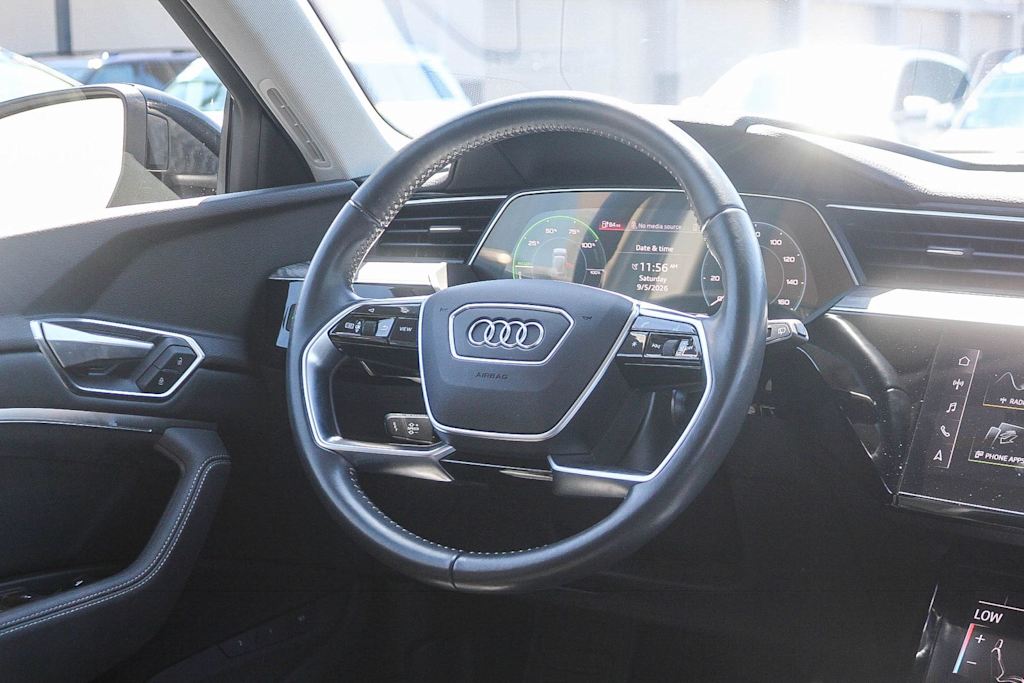 Thumbnail: 2021 Audi e-tron - 11