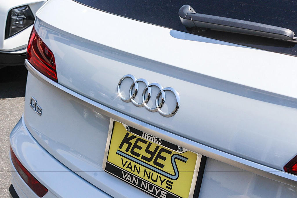 Thumbnail: 2023 Audi Q5 - 6