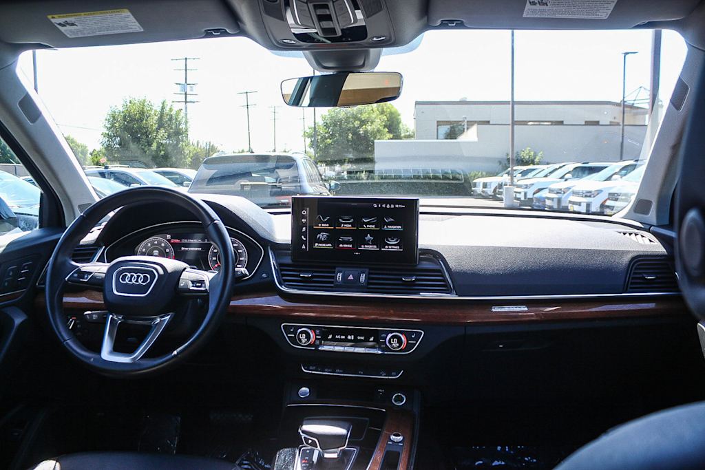 Thumbnail: 2022 Audi Q5 - 2