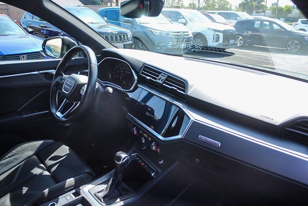 Thumbnail: 2022 Audi Q3 - 12