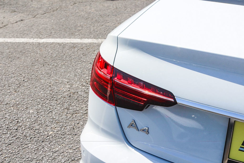 Thumbnail: 2022 Audi A4 - 21