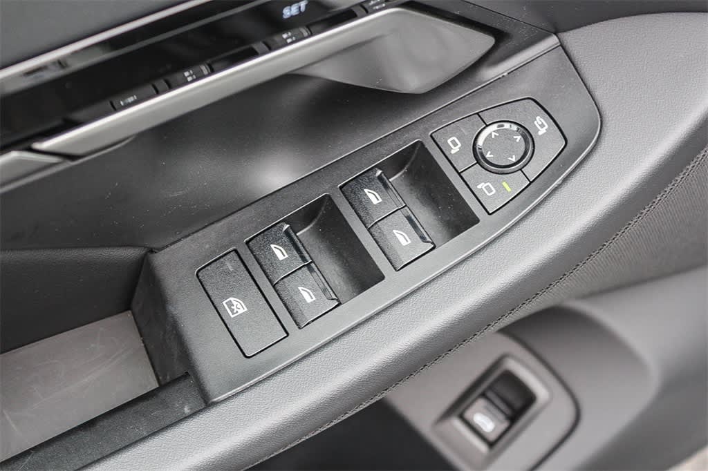 Thumbnail: 2024 BMW 5 Series - 24