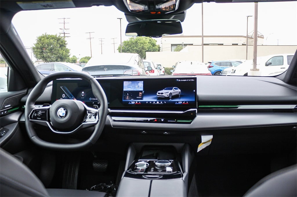 Thumbnail: 2024 BMW 5 Series - 2