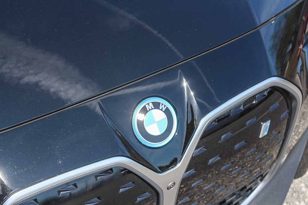 Thumbnail: 2023 BMW i4 - 21