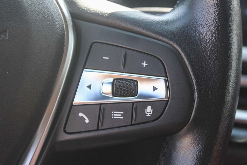 Thumbnail: 2023 BMW i4 - 27