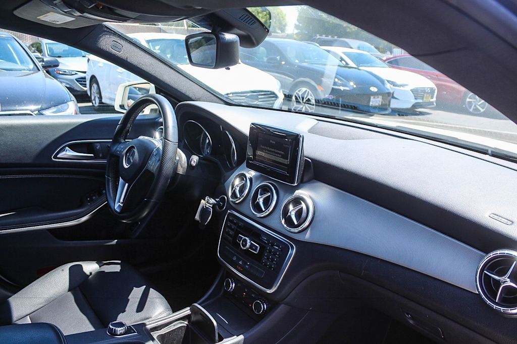 Thumbnail: 2014 Mercedes-Benz CLA - 22