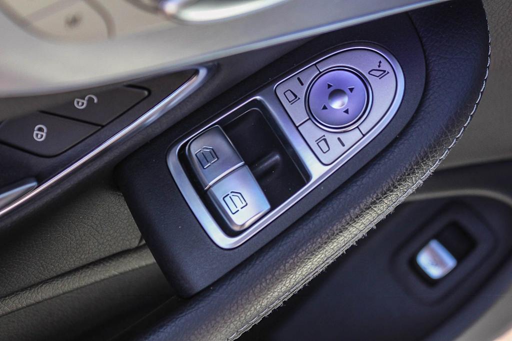 Thumbnail: 2019 Mercedes-Benz C-Class - 26