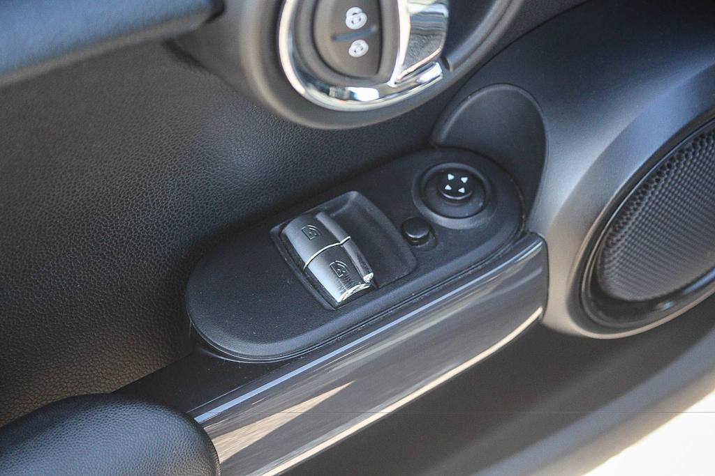 Thumbnail: 2019 MINI Cooper - 24