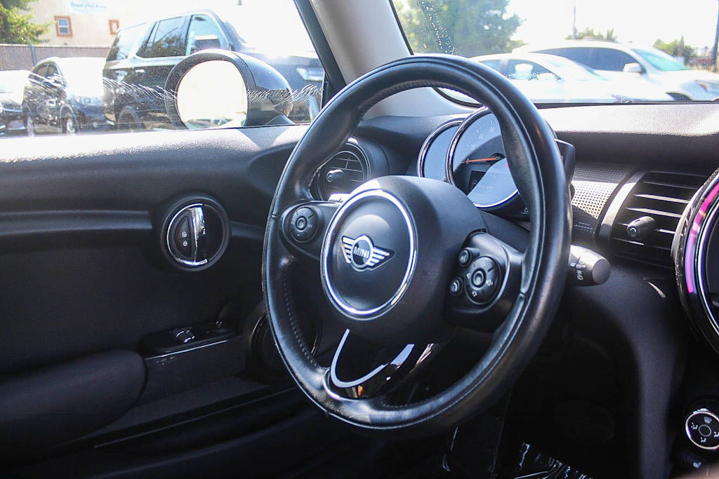 Thumbnail: 2019 MINI Cooper - 8