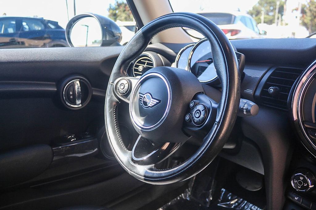 Thumbnail: 2019 MINI Cooper - 9
