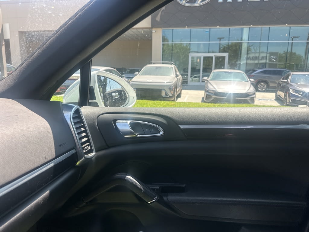 Thumbnail: 2018 Porsche Cayenne - 2