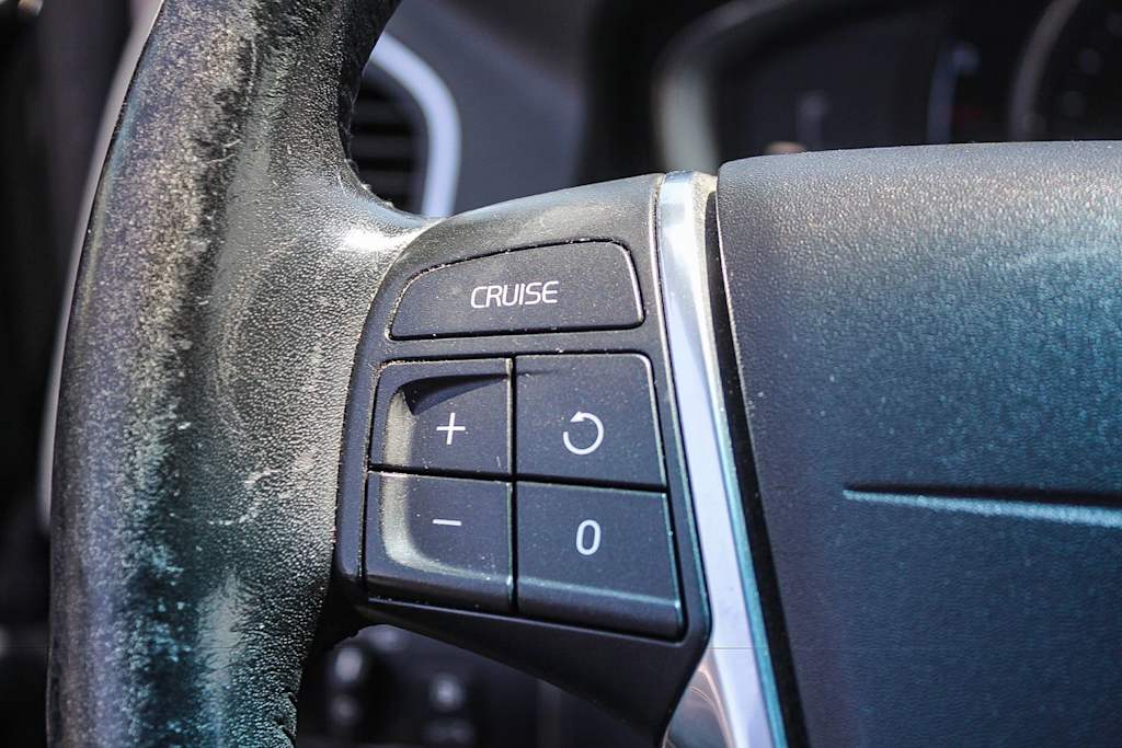 Thumbnail: 2016 Volvo XC60 - 25