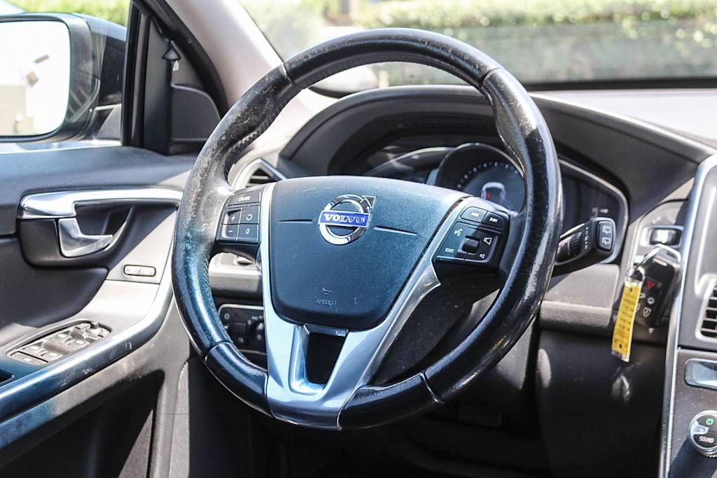 Thumbnail: 2016 Volvo XC60 - 11