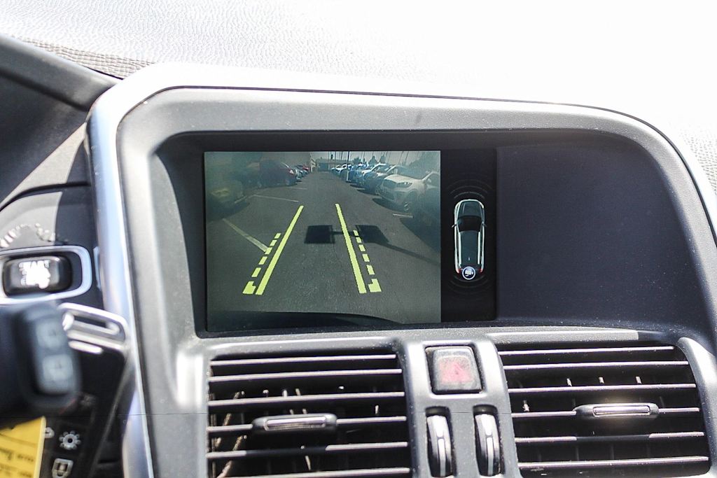Thumbnail: 2016 Volvo XC60 - 27