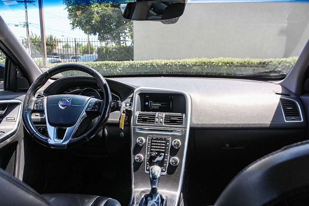 Thumbnail: 2016 Volvo XC60 - 2