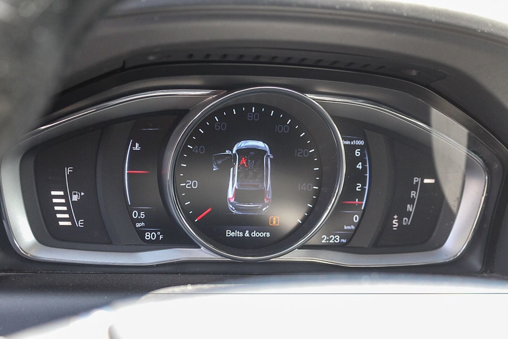 Thumbnail: 2016 Volvo XC60 - 15