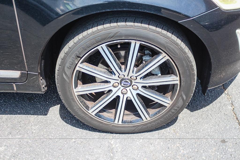 Thumbnail: 2016 Volvo XC60 - 19