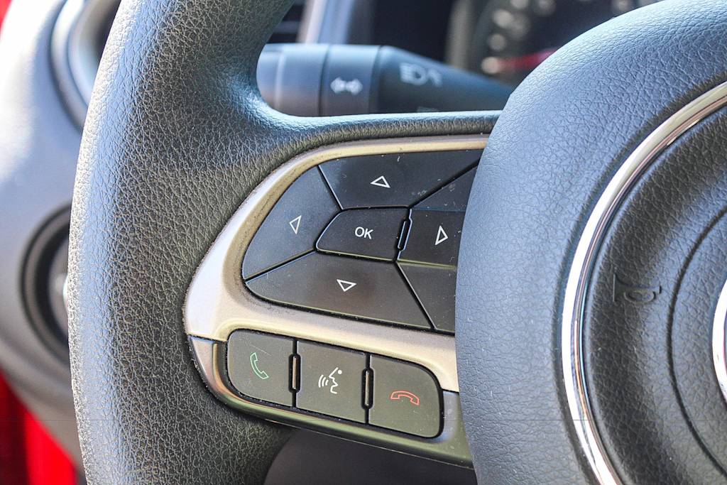 Thumbnail: 2016 Jeep Renegade - 25