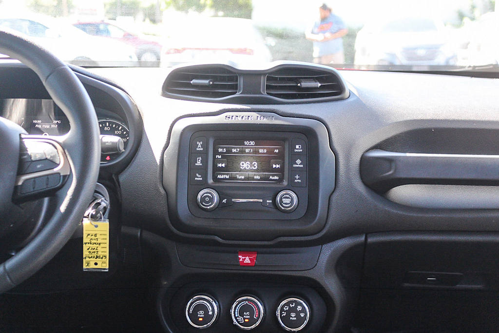 Thumbnail: 2016 Jeep Renegade - 13