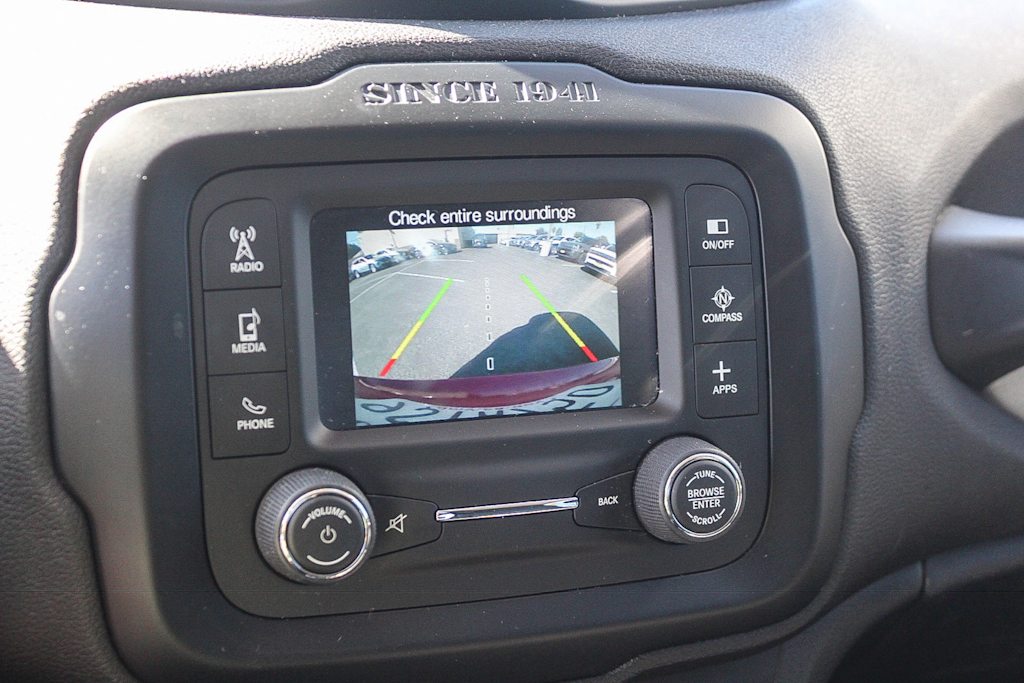 Thumbnail: 2016 Jeep Renegade - 27