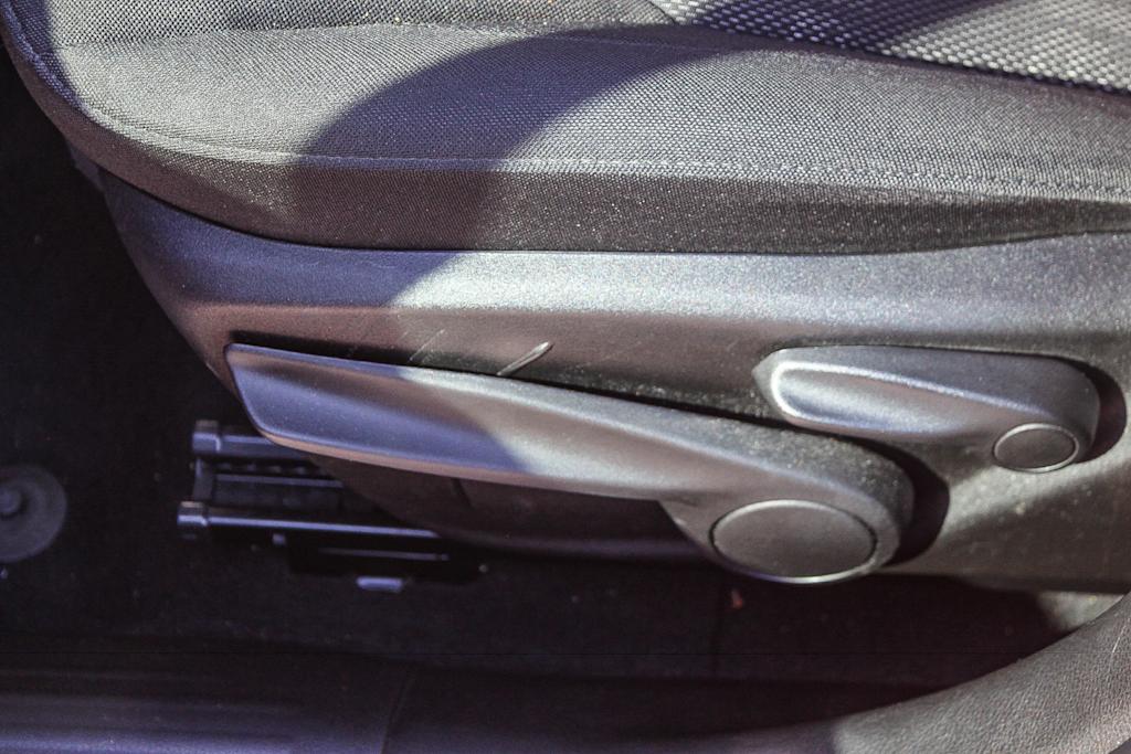 Thumbnail: 2016 Jeep Renegade - 24