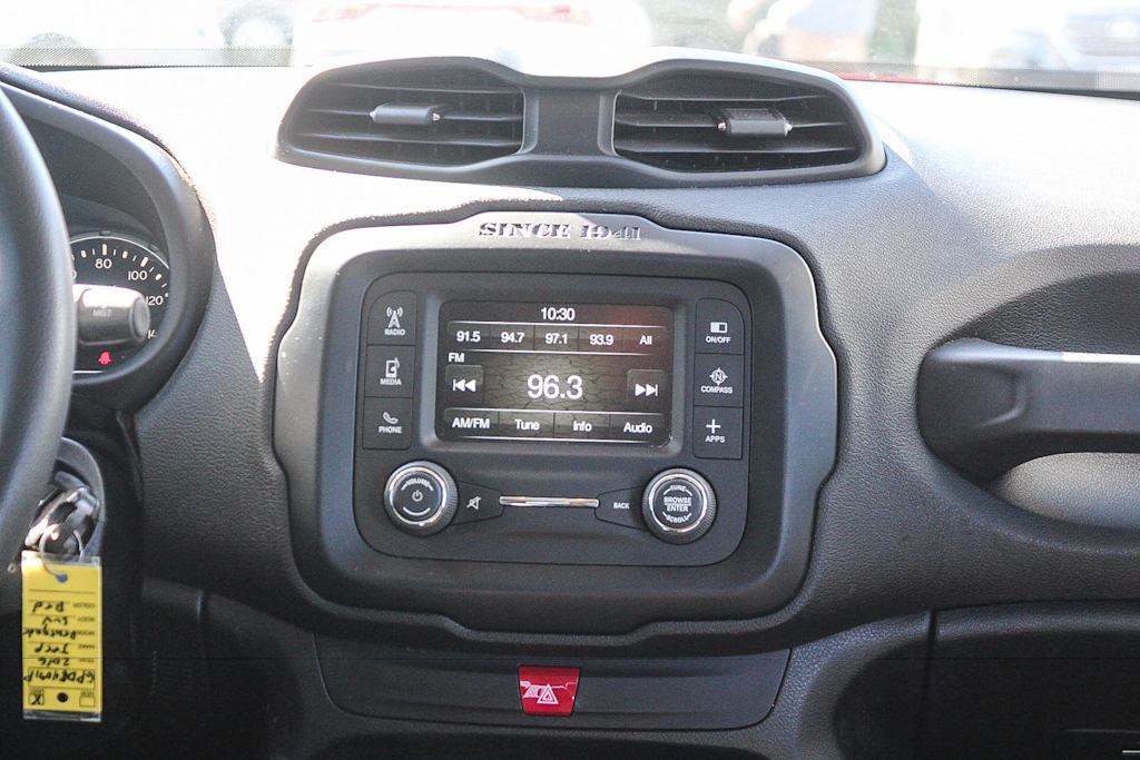 Thumbnail: 2016 Jeep Renegade - 22