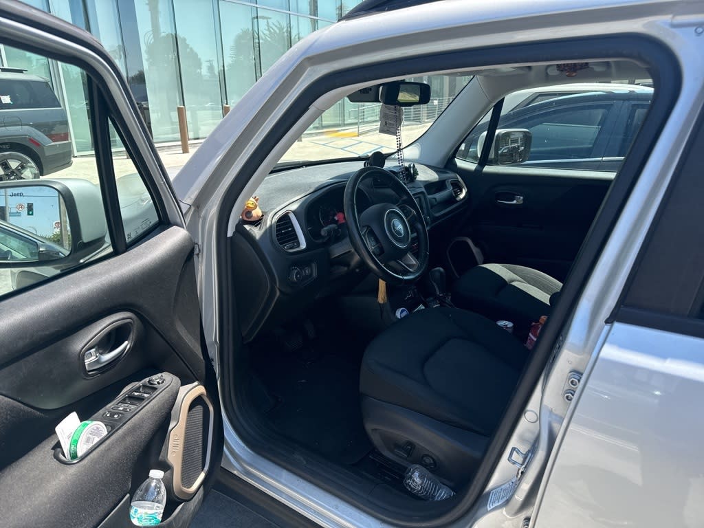 Thumbnail: 2017 Jeep Renegade - 22