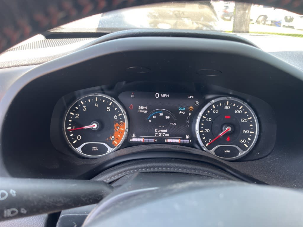 Thumbnail: 2015 Jeep Renegade - 9