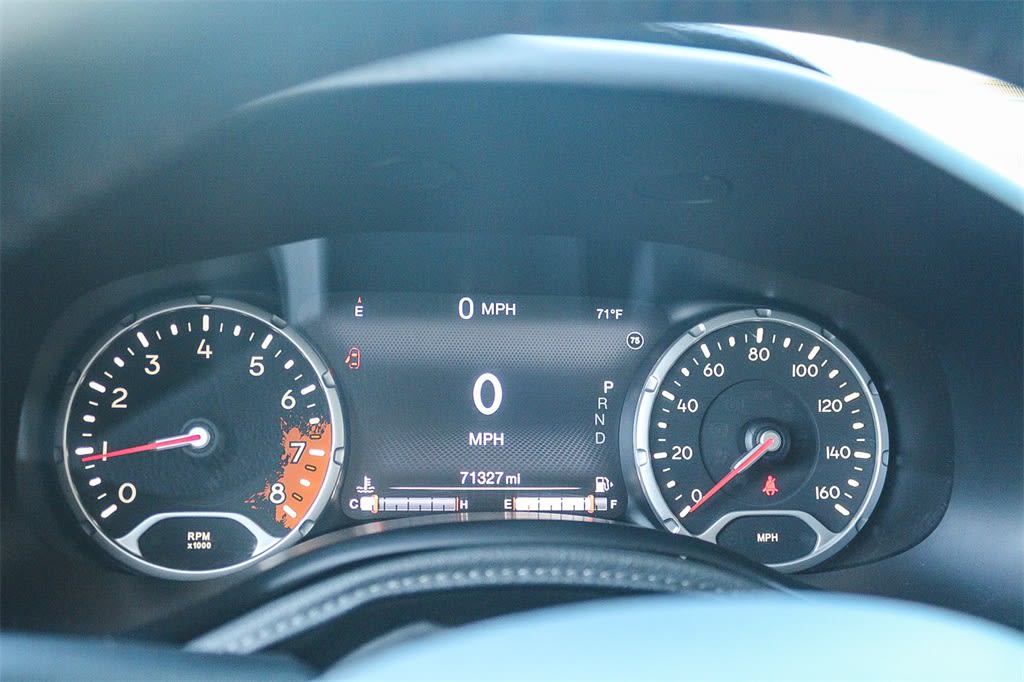 Thumbnail: 2015 Jeep Renegade - 15