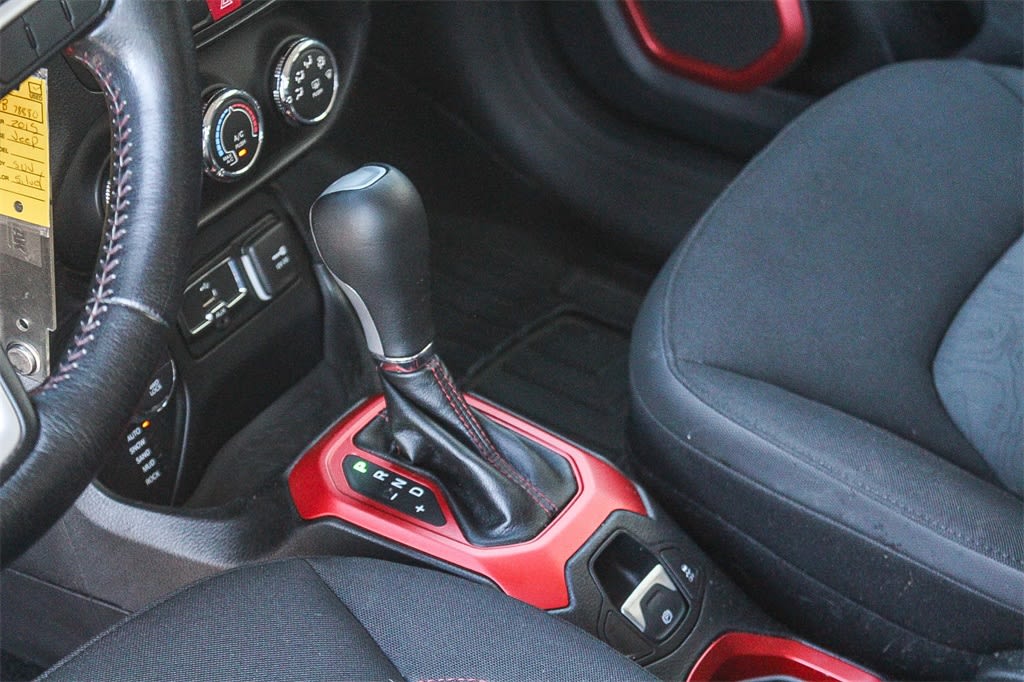 Thumbnail: 2015 Jeep Renegade - 14