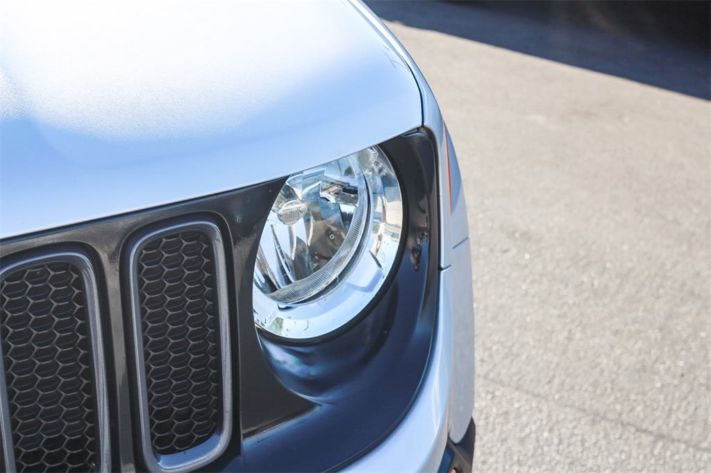 Thumbnail: 2015 Jeep Renegade - 6