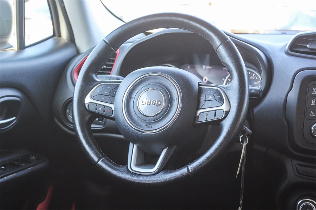 Thumbnail: 2015 Jeep Renegade - 9